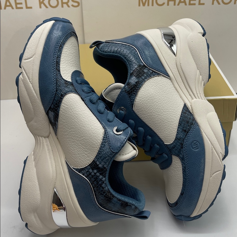 Michael Kors KATRINA WEDGE TRAINER
FAUX LEATHER
49F5KAFS3L
Cornflower - Picture 10 of 16